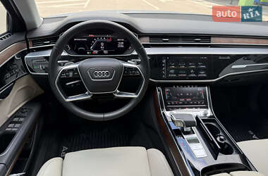 Седан Audi A8 2022 в 