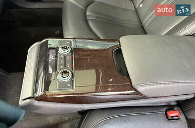 Седан Audi A8 2013 в 