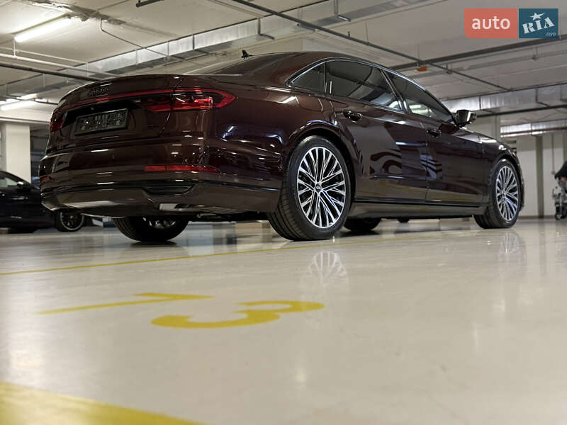 Седан Audi A8 2018 в Києві