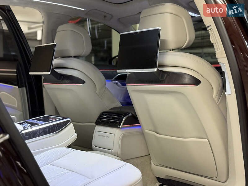 Седан Audi A8 2018 в Києві