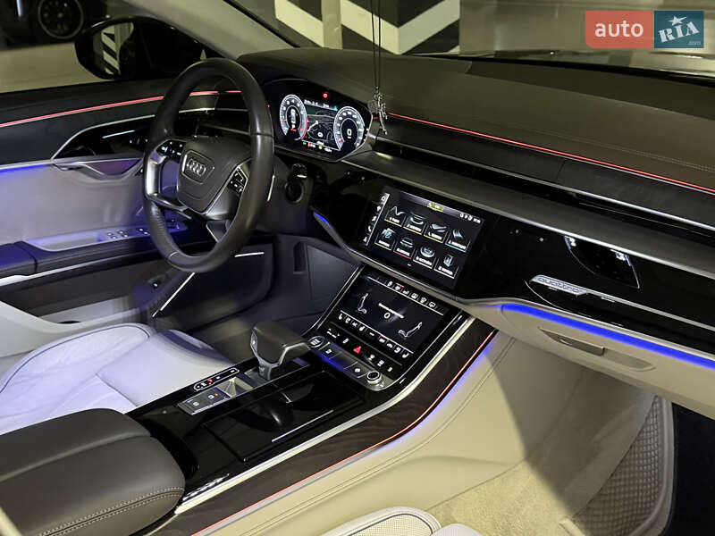 Седан Audi A8 2018 в Києві