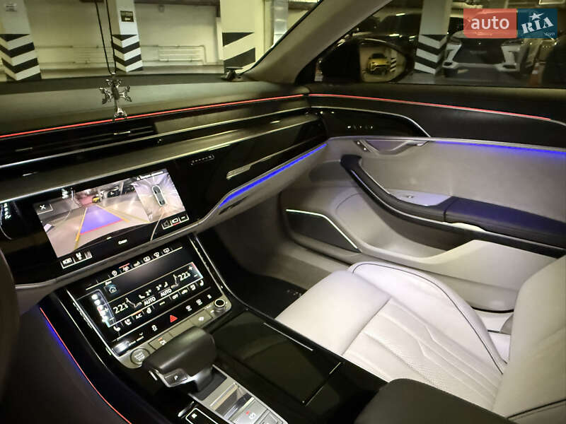 Седан Audi A8 2018 в Києві