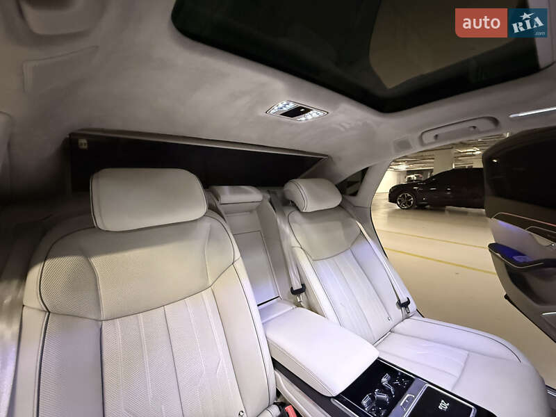 Седан Audi A8 2018 в Києві