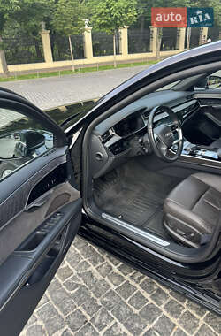 Седан Audi A8 2020 в 