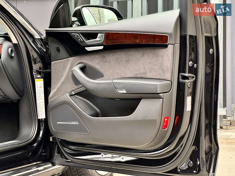 Седан Audi A8 2013 в Киеве