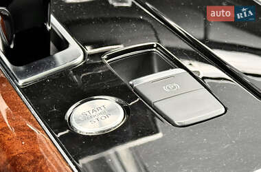 Седан Audi A8 2013 в 