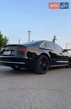 Седан Audi A8 2011 в 
