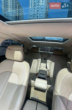 Седан Audi A8 2011 в 
