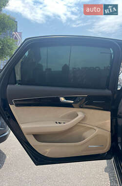 Седан Audi A8 2011 в 