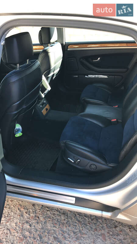 Седан Audi A8 2006 в Киеве