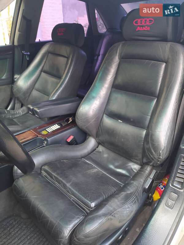 Седан Audi A8 1997 в Чернівцях