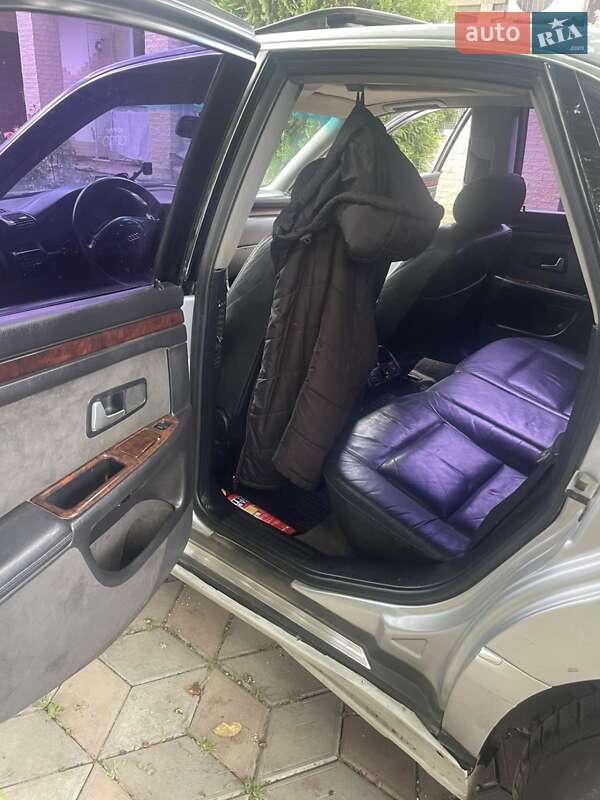 Седан Audi A8 1997 в Чернівцях
