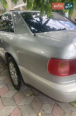 Седан Audi A8 1997 в Чернівцях