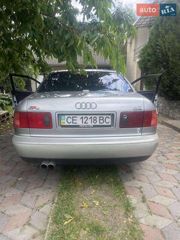 Седан Audi A8 1997 в Чернівцях