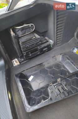 Седан Audi A8 1997 в Чернівцях