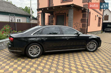 Седан Audi A8 2017 в 