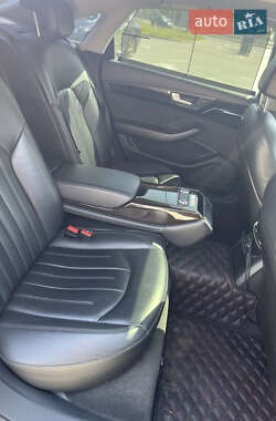 Седан Audi A8 2017 в 