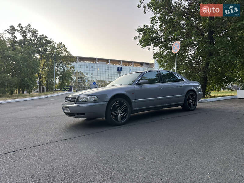 Audi A8 1995