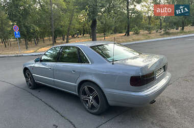 Седан Audi A8 1995 в 