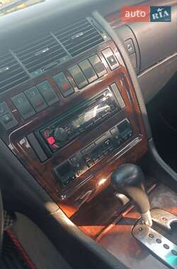 Седан Audi A8 1995 в 