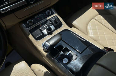 Седан Audi A8 2011 в 