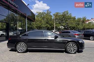 Седан Audi A8 2021 в 