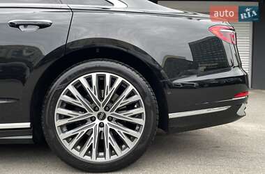 Седан Audi A8 2022 в 