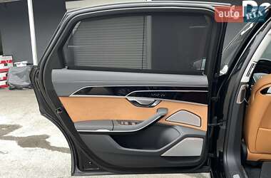 Седан Audi A8 2022 в 