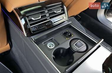Седан Audi A8 2022 в 