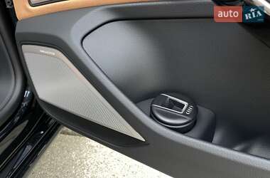 Седан Audi A8 2022 в 