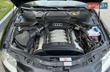 Седан Audi A8 2006 в 