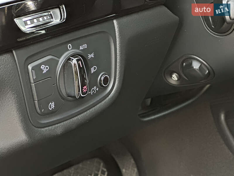 Седан Audi A8 2012 в Камне-Каширском
