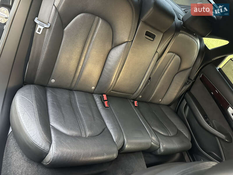 Седан Audi A8 2012 в Камне-Каширском