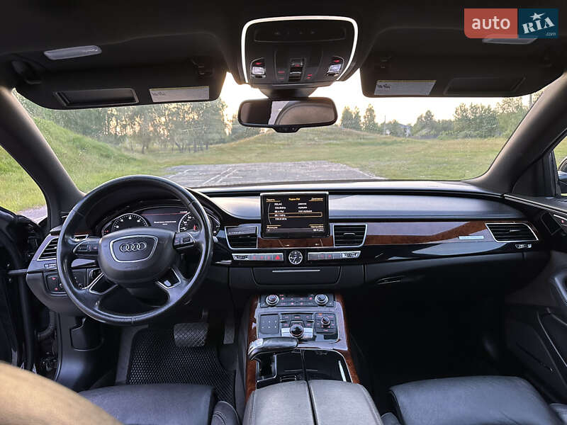 Седан Audi A8 2012 в Камне-Каширском