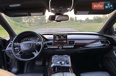 Седан Audi A8 2012 в 