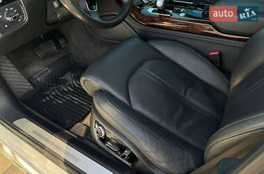 Седан Audi A8 2013 в 