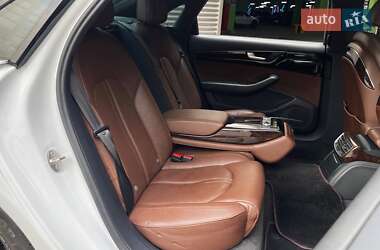 Седан Audi A8 2015 в 