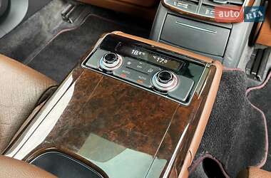 Седан Audi A8 2015 в 