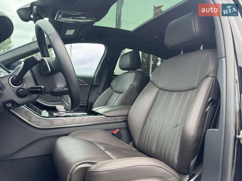 Седан Audi A8 2021 в Киеве