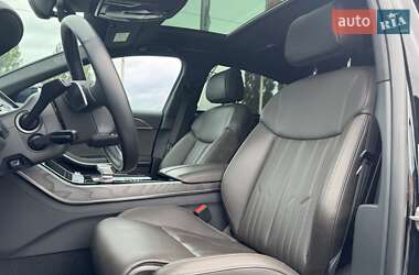 Седан Audi A8 2021 в 