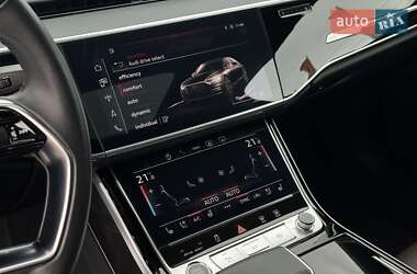 Седан Audi A8 2021 в 