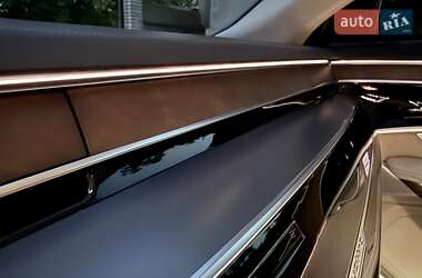 Седан Audi A8 2019 в 