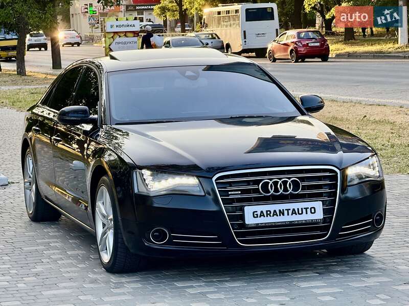 Седан Audi A8 2010 в Одесі