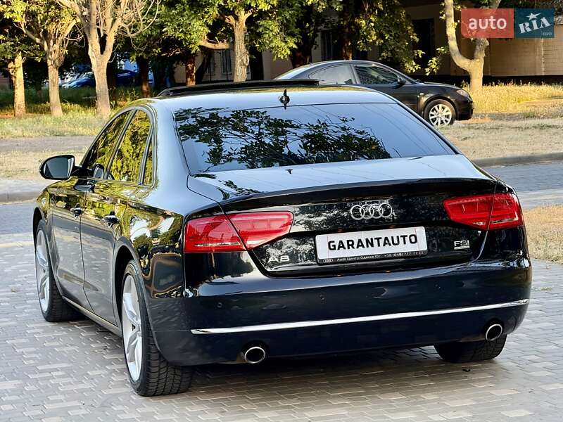 Седан Audi A8 2010 в Одесі