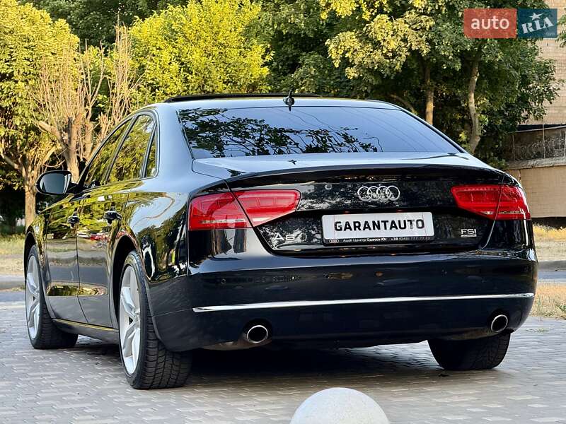 Седан Audi A8 2010 в Одесі