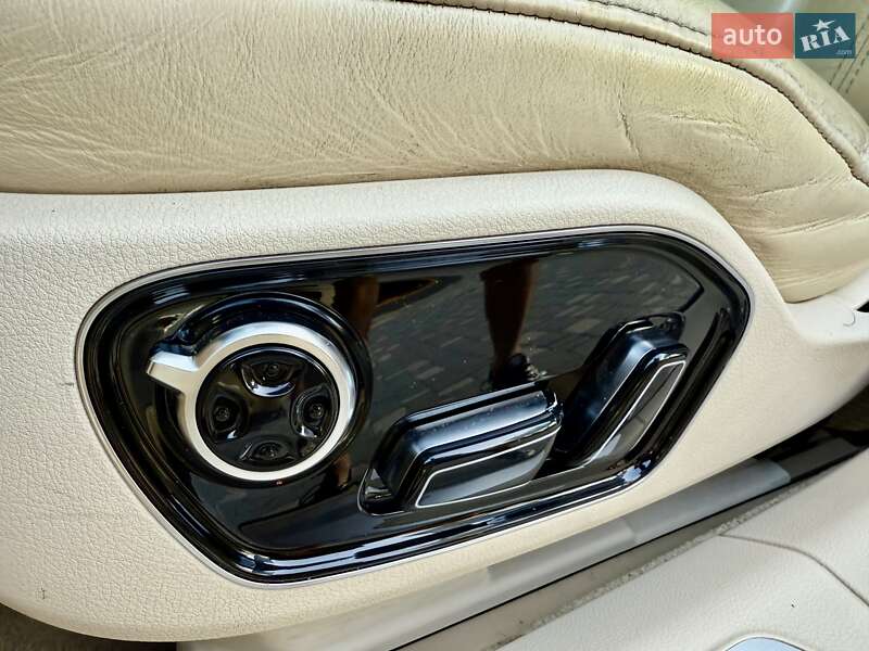 Седан Audi A8 2010 в Одесі