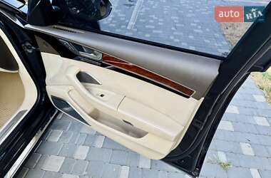 Седан Audi A8 2010 в 