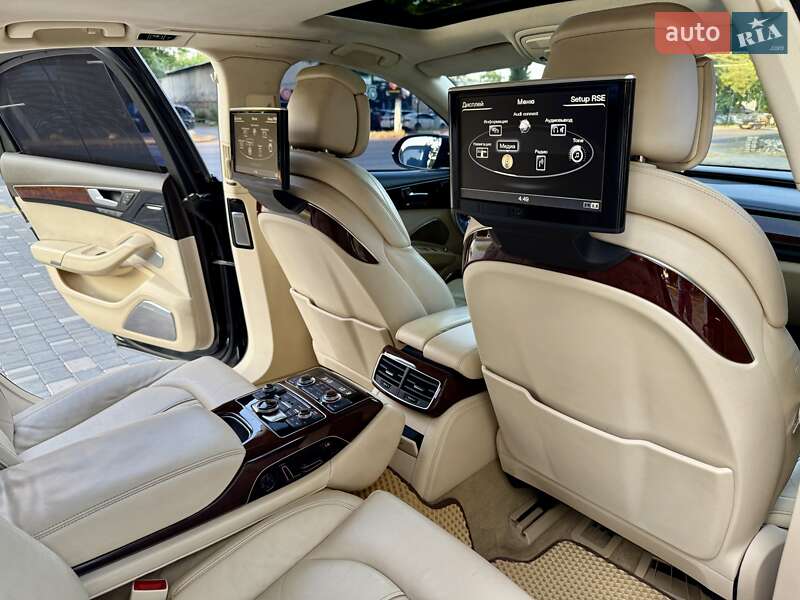 Седан Audi A8 2010 в Одесі