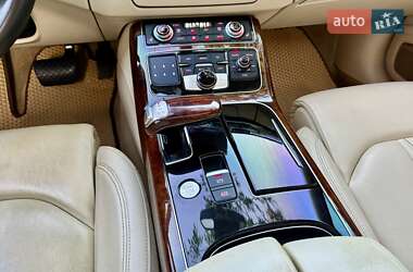Седан Audi A8 2010 в 