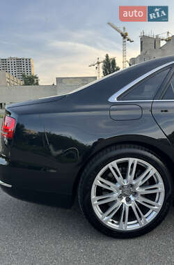 Седан Audi A8 2013 в 